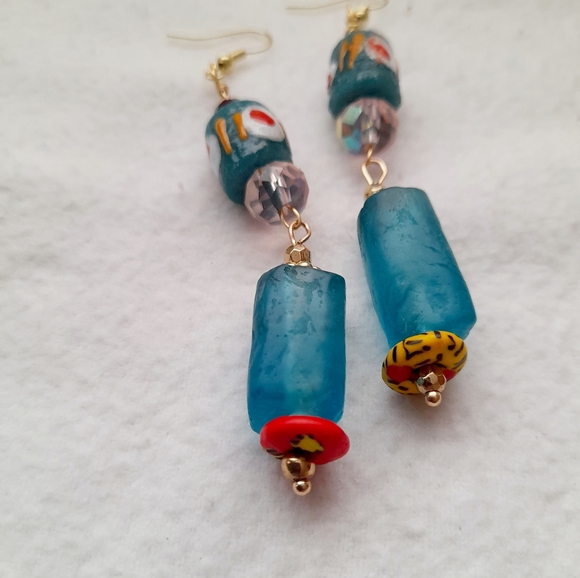 New handmade beaded earrings - Picture 2 of 3